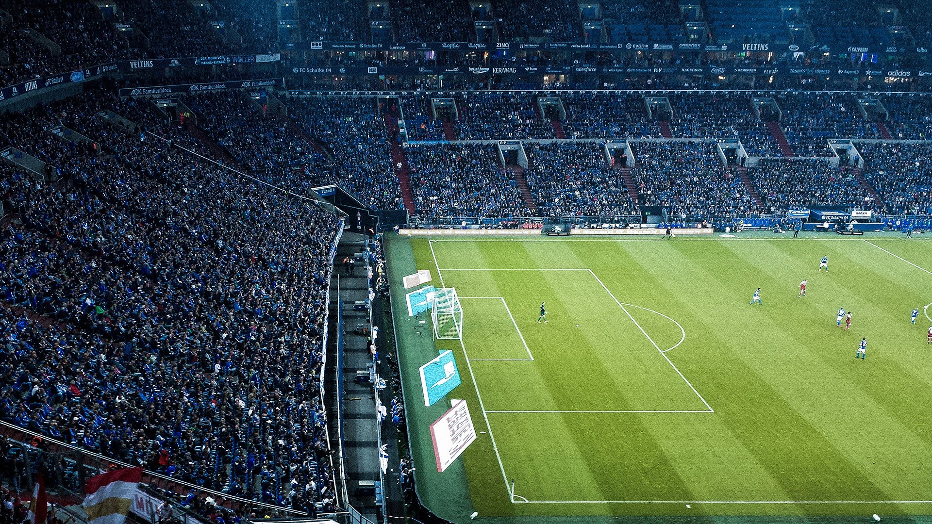 终场哨响，雷恩压哨绝杀巴萨，F1年度争冠的赛道外传奇之战